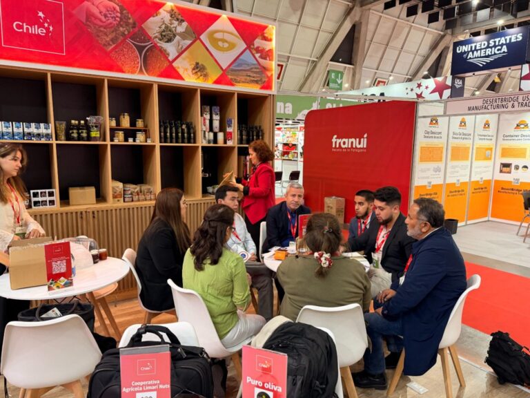 Reunión con ProChile, y diversos emprendedores nacionales