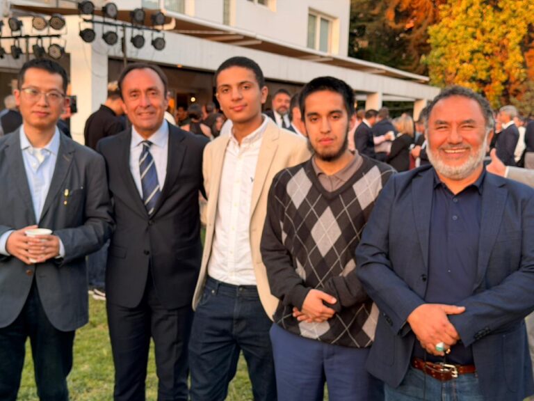 Visita del equipo a la celebración organizada por la Embajada del Reino de Marruecos en Chile